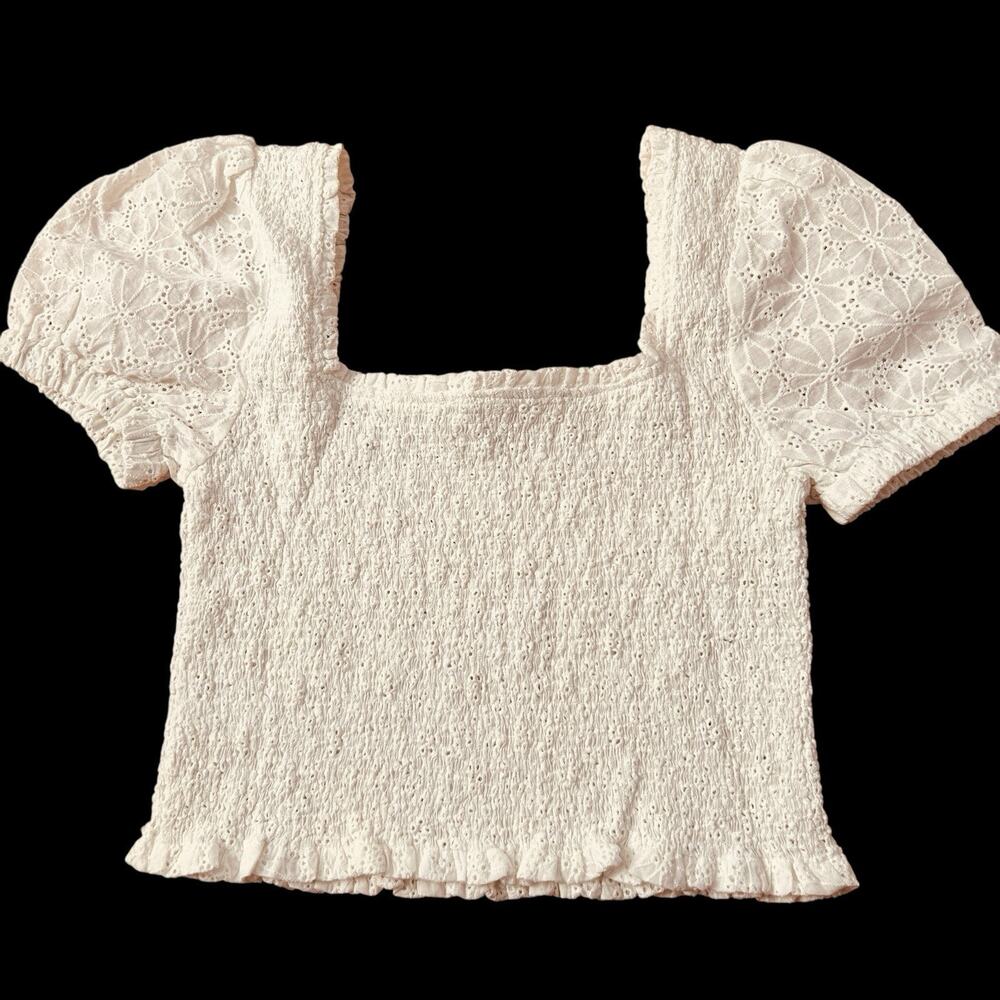 ASTR The Label Women’s Hudson Top White Eyelet Pique Smocked Bodice Size M NWOT - Picture 8 of 12